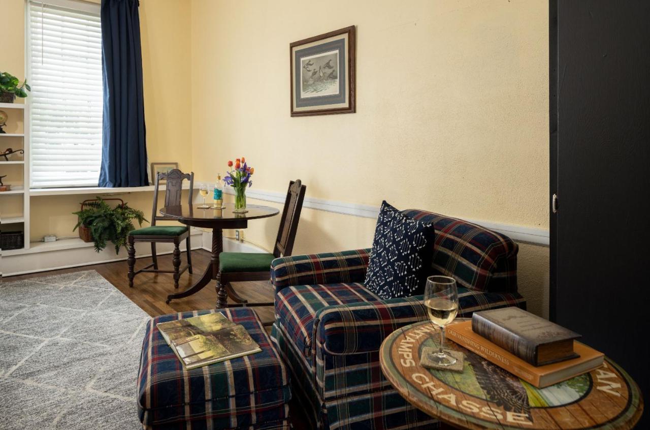 Magnolia Manor And Chapel Bed & Breakfast Humboldt Екстериор снимка