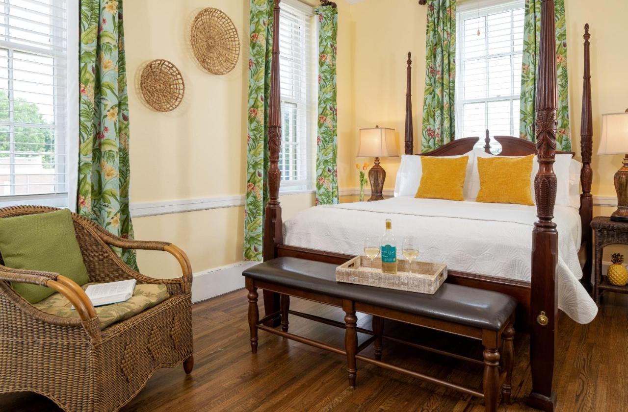 Magnolia Manor And Chapel Bed & Breakfast Humboldt Екстериор снимка