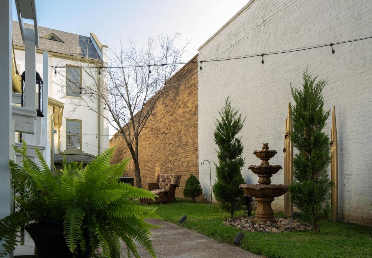 Magnolia Manor And Chapel Bed & Breakfast Humboldt Екстериор снимка