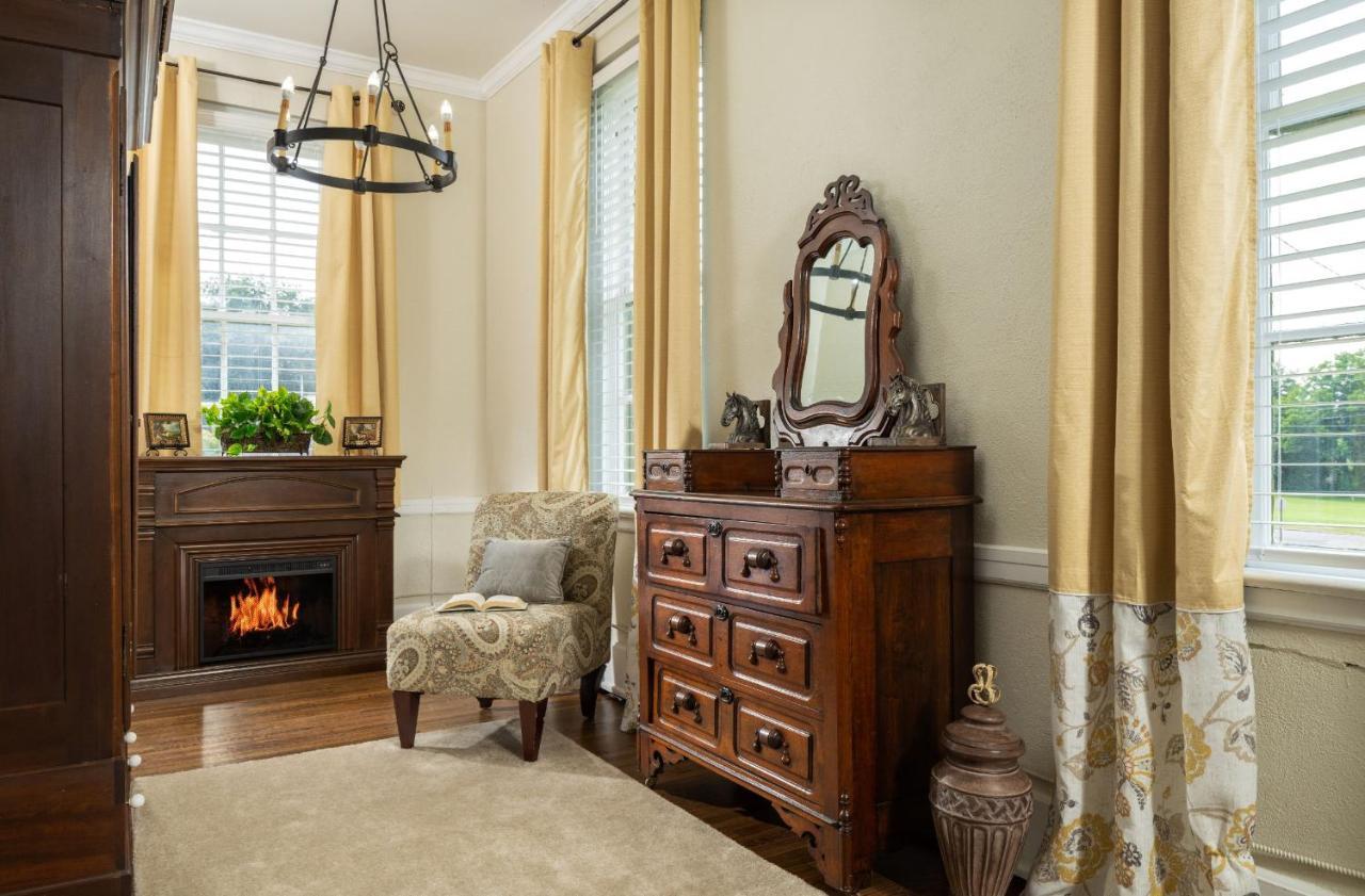 Magnolia Manor And Chapel Bed & Breakfast Humboldt Екстериор снимка