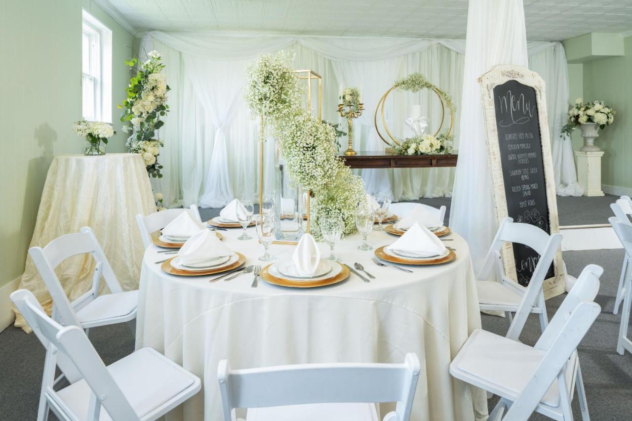 Magnolia Manor And Chapel Bed & Breakfast Humboldt Екстериор снимка